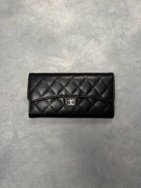 CHANEL Bifold  Quilted Luxury Casual Vintage Y2K Caviar Leather Flap Long Wallet